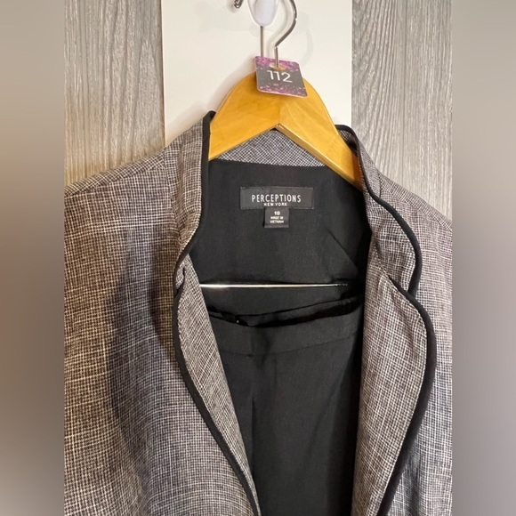 093. Perceptions New York 2 Piece Pant Suit 18 - Picture 4 of 7